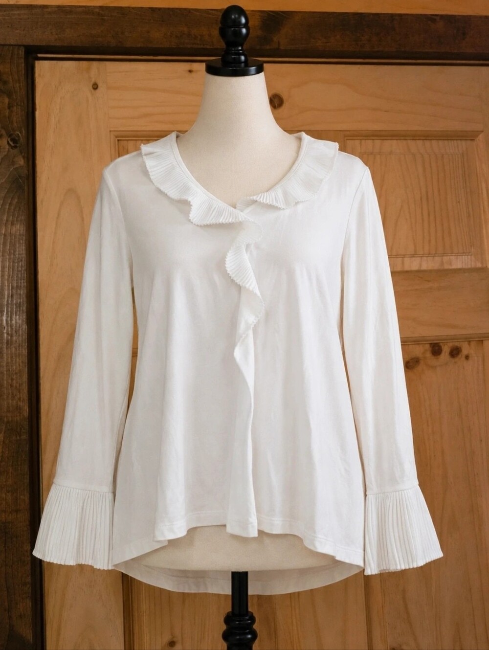 NIC+ZOE White Pleated Collar & Cuff Long-Sleeve Top
